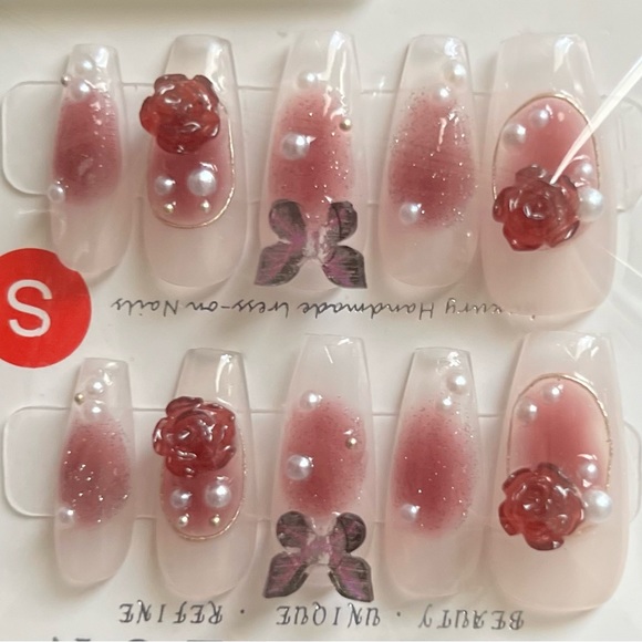 Gorgeous 10 pcs Handmade Press-On Nails (Nail Kit - Reusable). - Picture 3 of 3